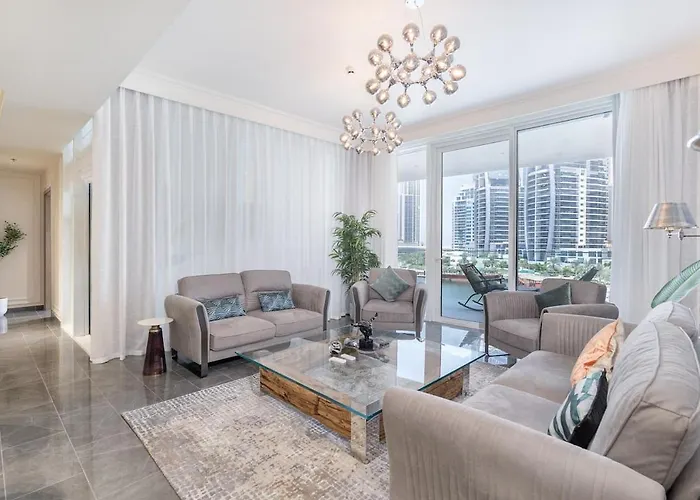 Elegant 3-Bedrooms In Dubai Marina With Stunning Views!