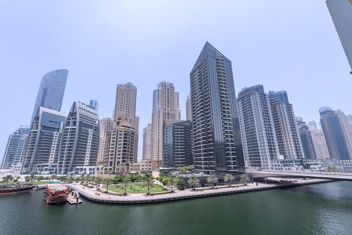 Elegant 3-bedrooms In Marina With Stunning Views! Dubai