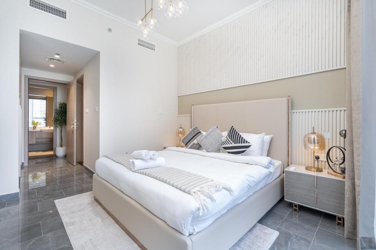 Elegant 3-bedrooms In Marina With Stunning Views! * Dubai